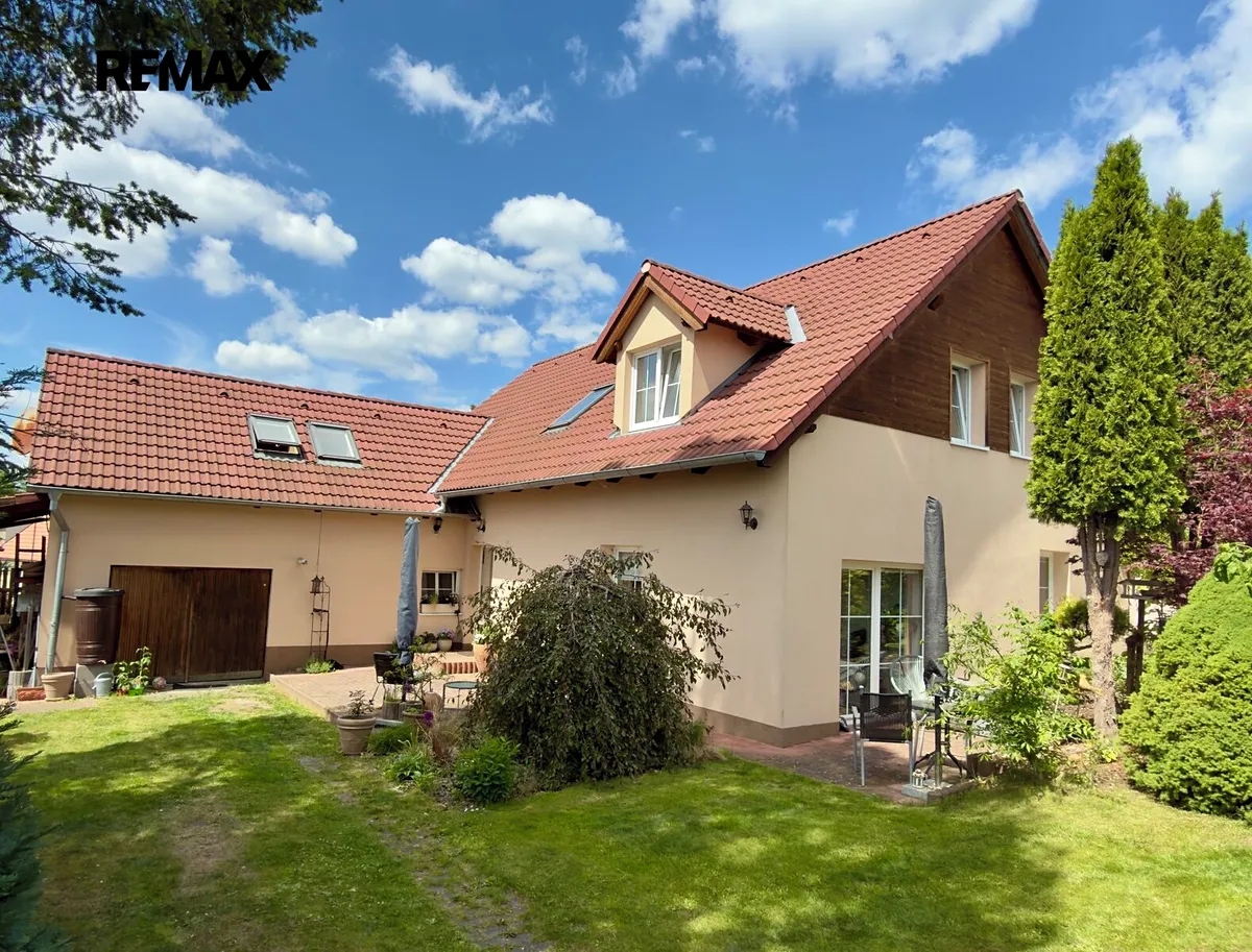 Prodej rodinného domu 214 m², pozemek 611 m²